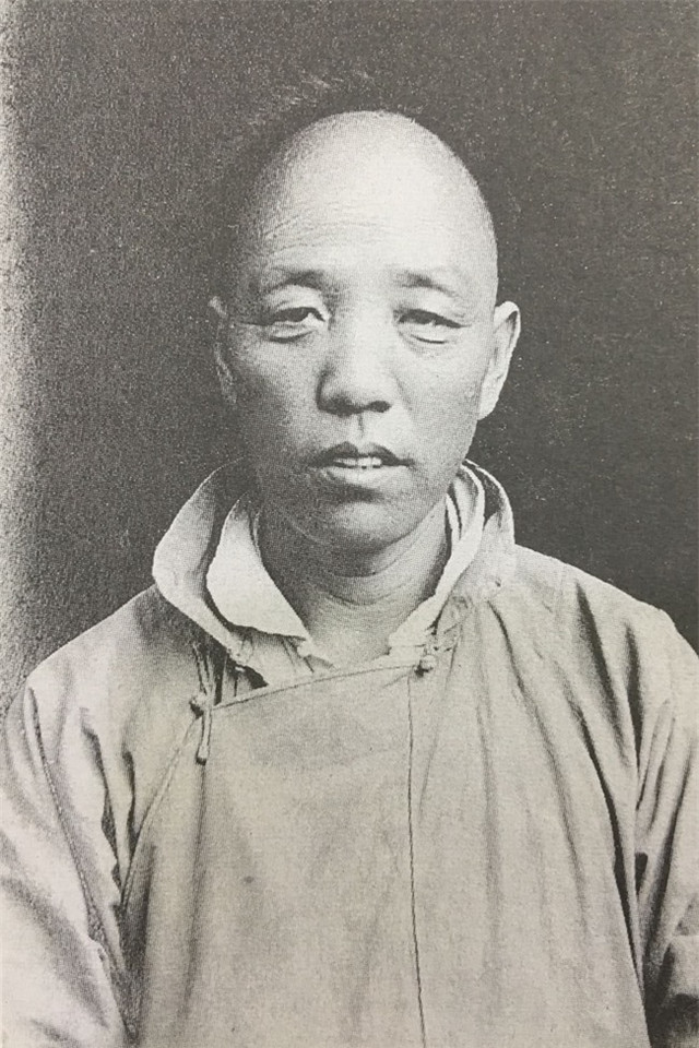 Thái giám thời nhà Thanh lương cao, nhưng bị đuổi liền ăn xin chết đói - Hình 2 Thai giam thoi nha Thanh luong cao, nhung bi duoi lien an xin chet doi-Hinh-2