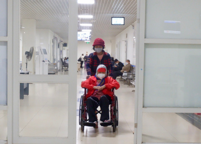 Những chính sách mới từ ngày mai cho người dùng BHYT - Hình 2 Nhung chinh sach moi tu ngay mai cho nguoi dung BHYT-Hinh-2