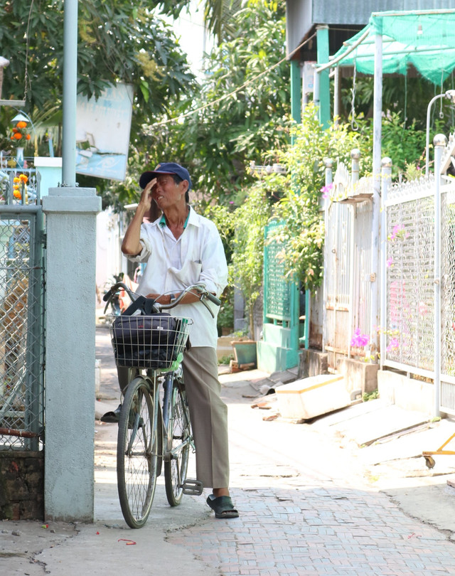 Người đàn ông bị nhân tình của vợ tạt axit thẳng mặt - Hình 7 Nguoi dan ong bi nhan tinh cua vo tat axit thang mat-Hinh-7