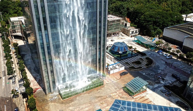 Kinh ngạc thác nước hơn 100m từ tòa nhà chọc trời ở Trung Quốc ảnh 2 Kinh ngạc thác nước hơn 100m từ tòa nhà chọc trời ở Trung Quốc ảnh 2