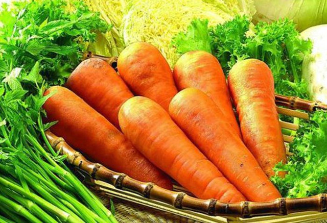 Mua cà rốt chọn củ màu sẫm là đúng hay sai? Mua ca rot chon cu mau sam la dung hay sai?