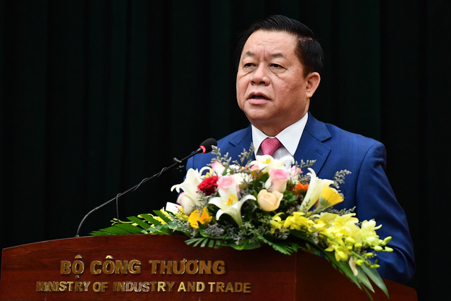 Ông Nguyễn Hồng Diên nhậm chức Bộ trưởng Công Thương - Hình 2 Ong Nguyen Hong Dien nham chuc Bo truong Cong Thuong-Hinh-2