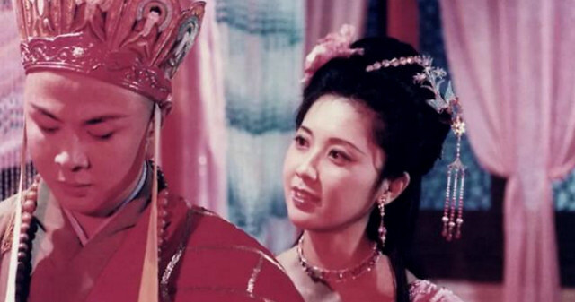 “Đệ nhất mỹ nhân” Tây du ký 1986 khiến “Đường Tăng” say nắng là ai ? - Hình 4 “De nhat my nhan” Tay du ky 1986 khien “Duong Tang” say nang la ai ?-Hinh-4