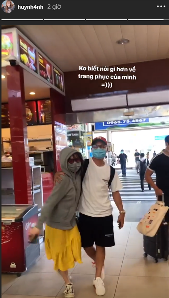Cùng một chiếc váy nhưng Huỳnh Anh diện bên hai chàng trai - Hình 2 Cung mot chiec vay nhung Huynh Anh dien ben hai chang trai-Hinh-2