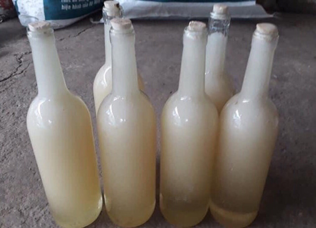 Mật ong trắng như sữa: Mỗi năm chỉ có 1 lần - Hình 3 Mat ong trang nhu sua: Moi nam chi co 1 lan-Hinh-3