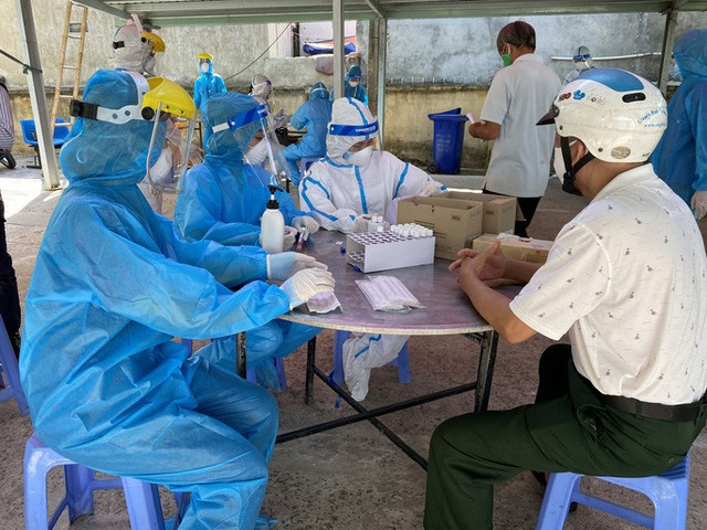 Ca nghi mắc Covid-19 ở Đà Nẵng: Gia đình 4 người đều có kháng thể với Covid-19 Ca nghi mac Covid-19 o Da Nang: Gia dinh 4 nguoi deu co khang the voi Covid-19