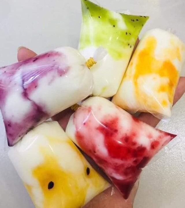 Sữa chua xanh đỏ 15 ngàn/kg, rao hàng xịn bán rẻ ê hề - Hình 2 Sua chua xanh do 15 ngan/kg, rao hang xin ban re e he-Hinh-2