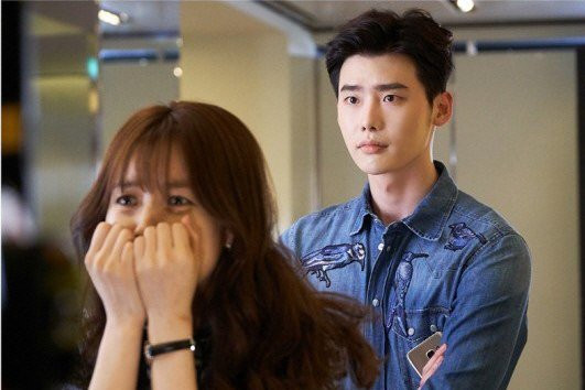 Về nhà người yêu chơi, tôi hết hồn thấy chiếc váy mình tặng bác gái Ve nha nguoi yeu choi, toi het hon thay chiec vay minh tang bac gai