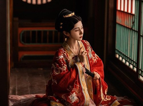 Phi tần lẳng lơ nhất trong lịch sử Trung Hoa: Cắm sừng vua và nhận kết cục thảm thương Phi tan lang lo nhat trong lich su Trung Hoa: Cam sung vua va nhan ket cuc tham thuong