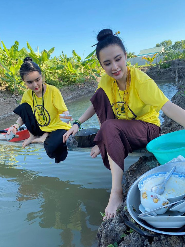 Mỹ nhân Việt được trả 20.000 USD gặp mặt trong 20 phút đời thực ra sao? - Hình 5 My nhan Viet duoc tra 20.000 USD gap mat trong 20 phut doi thuc ra sao?-Hinh-5