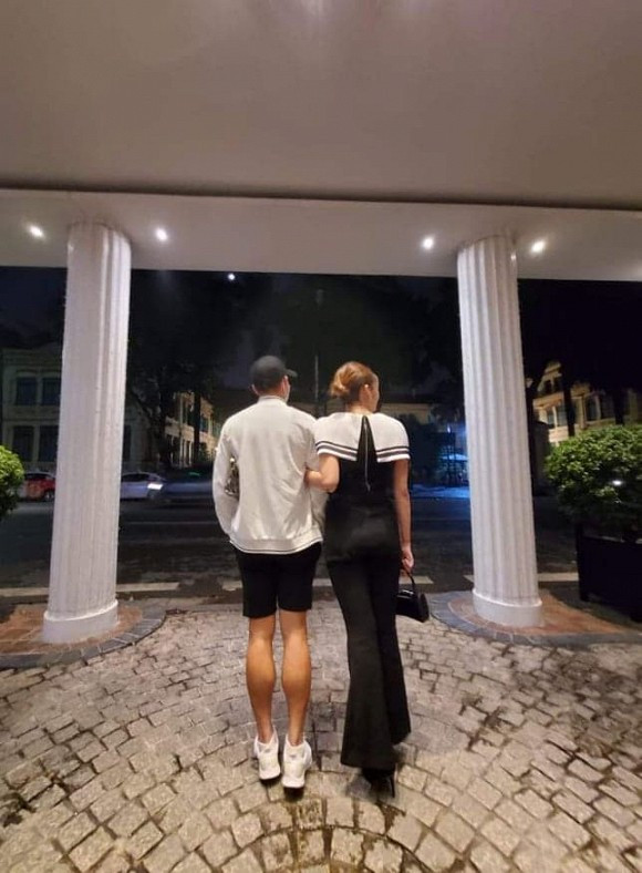 Tiến Linh dính nghi án hẹn hò với hoa hậu Phan Hoàng Thu? - Hình 2 Tien Linh dinh nghi an hen ho voi hoa hau Phan Hoang Thu?-Hinh-2