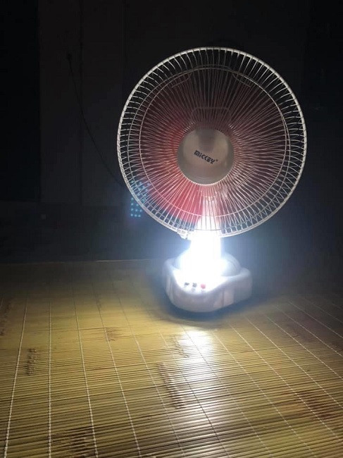 Quạt tích điện dưới 1 triệu đồng chưa dùng đã hỏng - Hình 5 Quat tich dien duoi 1 trieu dong chua dung da hong-Hinh-5