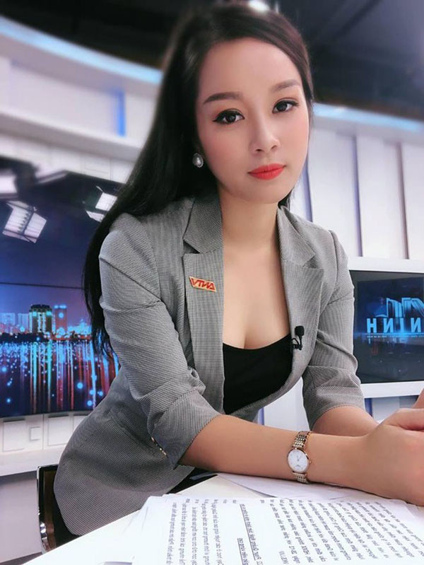 Kín đáo khi lên sóng, ngoài đời Vàng Anh gu thời trang trái ngược - Hình 3 Kin dao khi len song, ngoai doi Vang Anh gu thoi trang trai nguoc-Hinh-3
