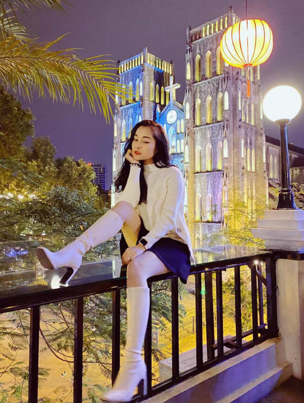Kín đáo khi lên sóng, ngoài đời Vàng Anh gu thời trang trái ngược - Hình 12 Kin dao khi len song, ngoai doi Vang Anh gu thoi trang trai nguoc-Hinh-12