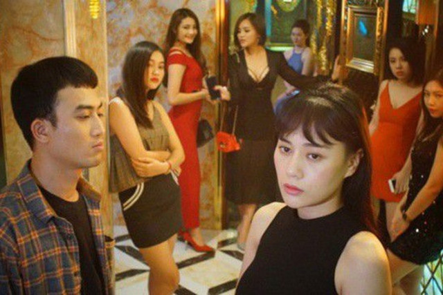 Đằng sau váy áo tiền tỷ của diễn viên phim giờ vàng - Hình 4 Dang sau vay ao tien ty cua dien vien phim gio vang-Hinh-4