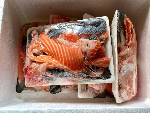 Đầu, xương, vụn cá hồi giá vài chục ngàn, ngày bán trăm bộ - Hình 2 Dau, xuong, vun ca hoi gia vai chuc ngan, ngay ban tram bo-Hinh-2