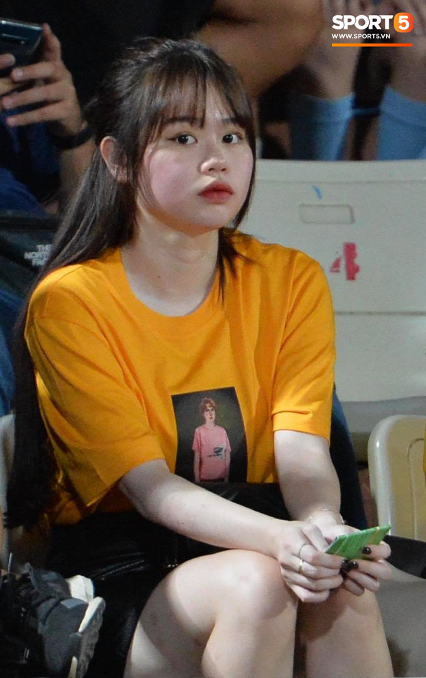 Nhan sắc chưa qua chỉnh sửa của bạn gái Quang Hải gây chú ý - Hình 5 Nhan sac chua qua chinh sua cua ban gai Quang Hai gay chu y-Hinh-5