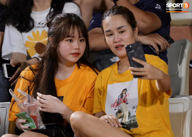 Nhan sắc chưa qua chỉnh sửa của bạn gái Quang Hải gây chú ý - Hình 6 Nhan sac chua qua chinh sua cua ban gai Quang Hai gay chu y-Hinh-6