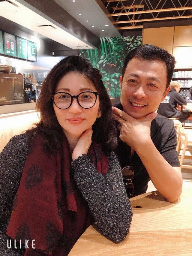Danh tính người vợ chung sống 30 năm ít lộ diện của Vân Sơn - Hình 5 Danh tinh nguoi vo chung song 30 nam it lo dien cua Van Son-Hinh-5