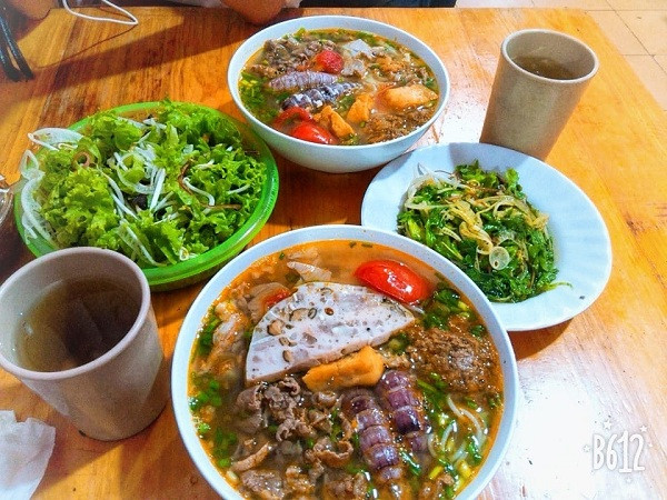 Quán bún riêu bán 500 suất cũng tạm đóng cửa vì dịch Covid-19 - Hình 2 Quan bun rieu ban 500 suat cung tam dong cua vi dich Covid-19-Hinh-2