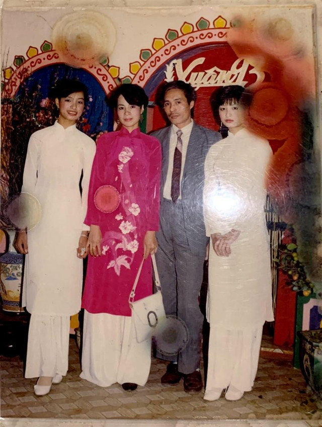 Ngắm Thúy Hằng - Thúy Hạnh năm 15 tuổi cực giống nhau Ngam Thuy Hang - Thuy Hanh nam 15 tuoi cuc giong nhau
