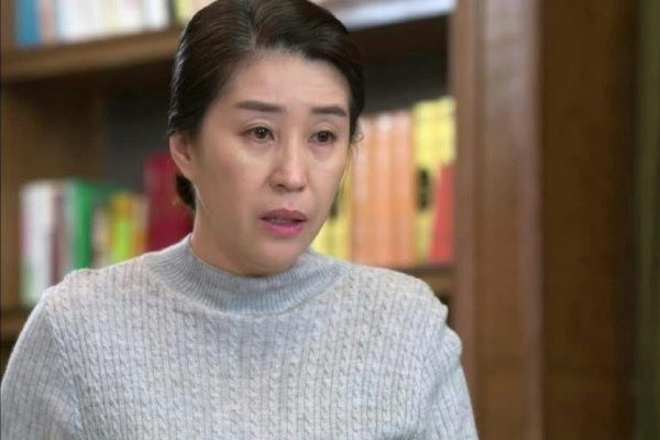 Con của chồng lật áo tố bị cấu, tôi cười nhạt đưa ra thứ này Con cua chong lat ao to bi cau, toi cuoi nhat dua ra thu nay