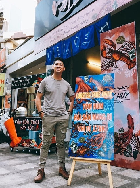 Bỏ công việc tại sân bay, về bán tôm hùm ngày thu 50 triệu Bo cong viec tai san bay, ve ban tom hum ngay thu 50 trieu