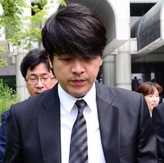 'Hoàng tử Hallyu' sụp đổ vì đặt máy theo dõi và đánh vợ - Hình 8 'Hoang tu Hallyu' sup do vi dat may theo doi va danh vo-Hinh-8