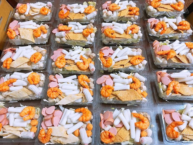 Sự thật giật mình về set lẩu tokbokki toàn hải sản viên - Hình 2 Su that giat minh ve set lau tokbokki toan hai san vien-Hinh-2