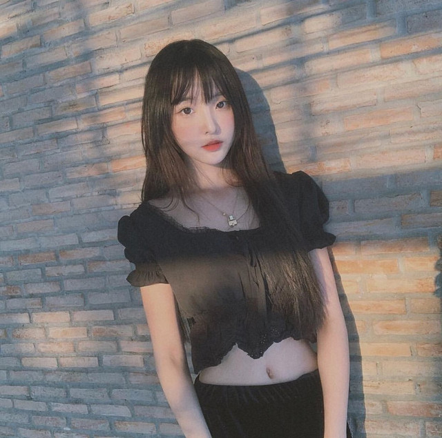 Hot girl ‘Lật mặt 3’ của Lý Hải tham gia show sống còn bản Trung - Hình 3 Hot girl ‘Lat mat 3’ cua Ly Hai tham gia show song con ban Trung-Hinh-3