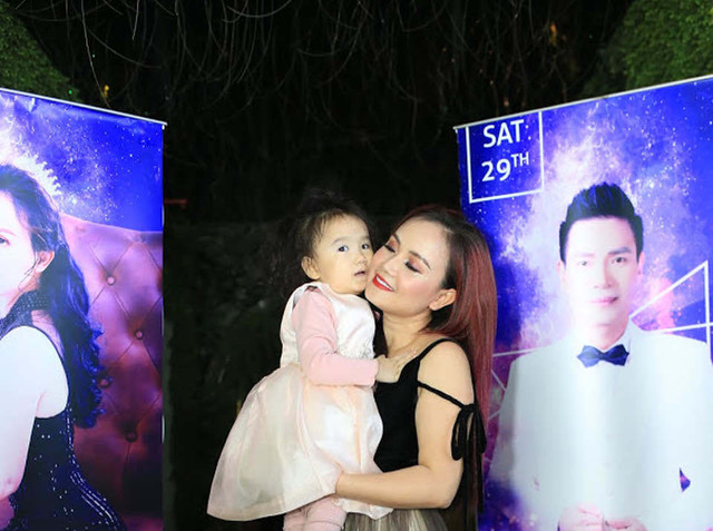 Hoàng Yến: 3 cuộc hôn nhân tan vỡ và cú sốc sinh con tuổi 40 - Hình 7 Hoang Yen: 3 cuoc hon nhan tan vo va cu soc sinh con tuoi 40-Hinh-7