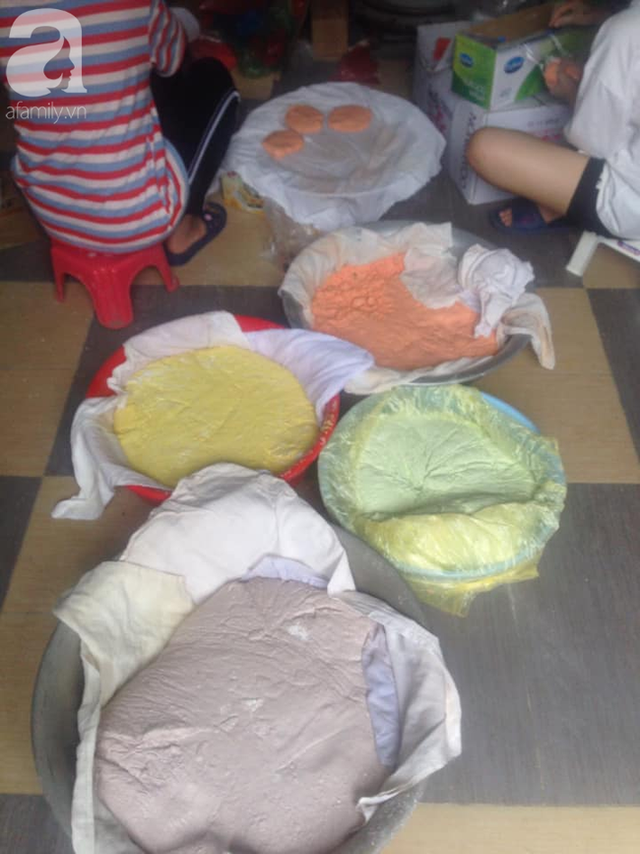 Sét bột bánh trôi ngũ sắc đầy chợ mạng, tiểu thương ngày bán 4 tạ Set bot banh troi ngu sac day cho mang, tieu thuong ngay ban 4 ta