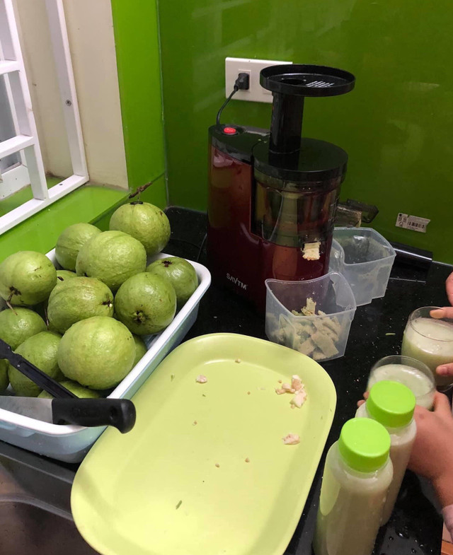 Nước ép giá rẻ được bán tràn lan, vừa uống vừa lo - Hình 3 Nuoc ep gia re duoc ban tran lan, vua uong vua lo-Hinh-3
