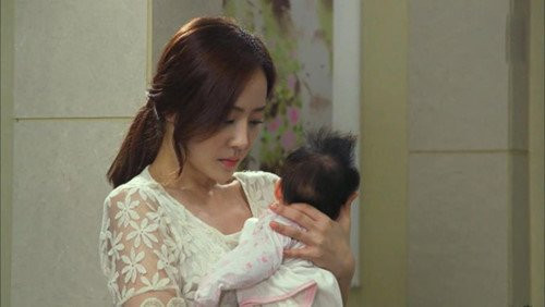 Ngã quỵ trước cảnh tượng trong nhà tắm khi trở về nhà Nga quy truoc canh tuong trong nha tam khi tro ve nha