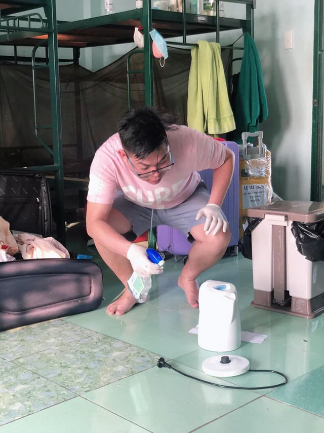 Chùm ảnh cách ly gây bão mạng của Việt kiều - Hình 12 Chum anh cach ly gay bao mang cua Viet kieu-Hinh-12