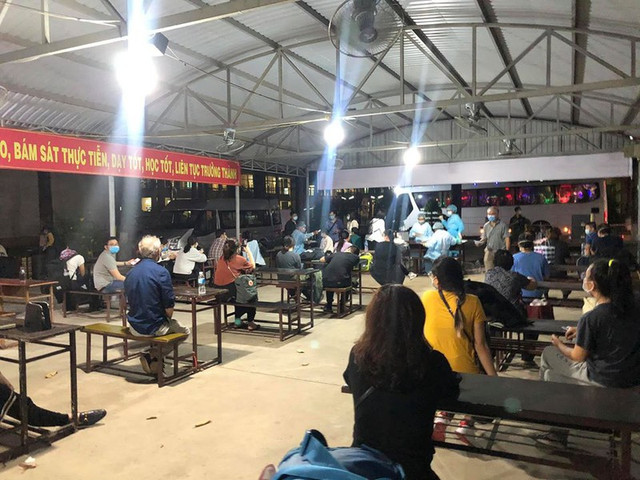 Chùm ảnh cách ly gây bão mạng của Việt kiều - Hình 4 Chum anh cach ly gay bao mang cua Viet kieu-Hinh-4