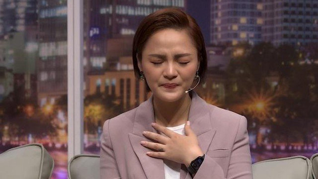 Sao Việt trên bàn đẻ: Người cận kề cái chết, người nhìn con bị ngạt Sao Viet tren ban de: Nguoi can ke cai chet, nguoi nhin con bi ngat