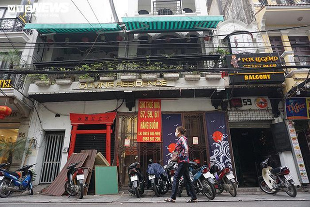 Chưa từng có tại phố 'kim cương' Hà Nội: Cả tháng không có người thuê - Hình 3 Chua tung co tai pho 'kim cuong' Ha Noi: Ca thang khong co nguoi thue-Hinh-3