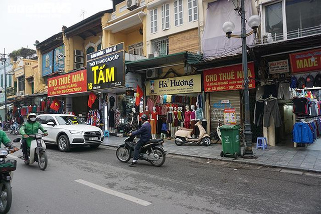 Chưa từng có tại phố 'kim cương' Hà Nội: Cả tháng không có người thuê - Hình 2 Chua tung co tai pho 'kim cuong' Ha Noi: Ca thang khong co nguoi thue-Hinh-2