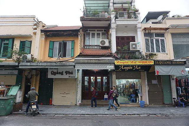 Chưa từng có tại phố 'kim cương' Hà Nội: Cả tháng không có người thuê Chua tung co tai pho 'kim cuong' Ha Noi: Ca thang khong co nguoi thue