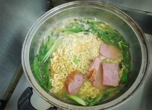 Nấu mì tôm, cho mì hay gói gia vị vào trước, nhiều người làm sai - Hình 4 Nau mi tom, cho mi hay goi gia vi vao truoc, nhieu nguoi lam sai-Hinh-4
