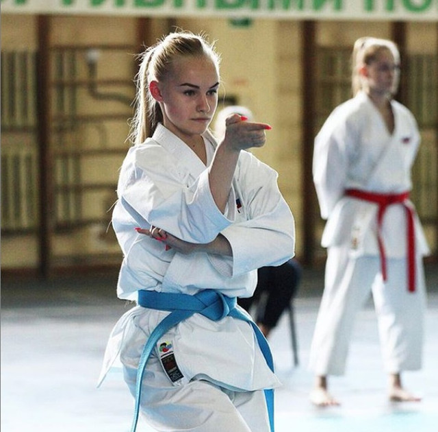Sắc vóc của nữ VĐV karate có gương mặt như búp bê - Hình 6 Sac voc cua nu VDV karate co guong mat nhu bup be-Hinh-6