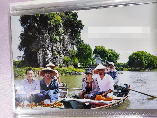 Cô dâu 65 tuổi thân thiết với cặp đôi Cao Bằng sau khi bị tố - Hình 3 Co dau 65 tuoi than thiet voi cap doi Cao Bang sau khi bi to-Hinh-3