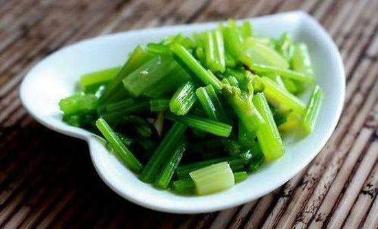Dùng cần tây sai cách là rước bệnh vào người - Hình 4 Dung can tay sai cach la ruoc benh vao nguoi-Hinh-4