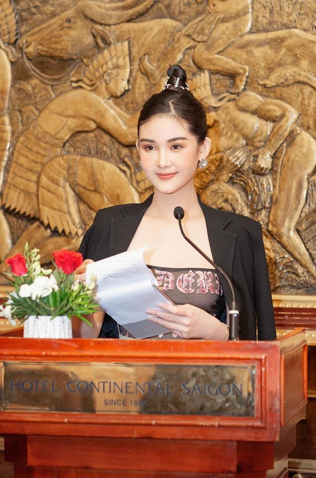 3 nữ giảng viên 'hot' nhất hiện nay - Hình 5 3 nu giang vien 'hot' nhat hien nay-Hinh-5