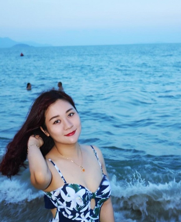 NSND Tự Long bên bà xã trẻ đẹp - Hình 7 NSND Tu Long ben ba xa tre dep-Hinh-7