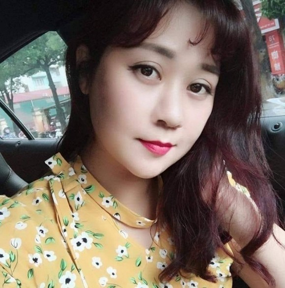 NSND Tự Long bên bà xã trẻ đẹp - Hình 9 NSND Tu Long ben ba xa tre dep-Hinh-9