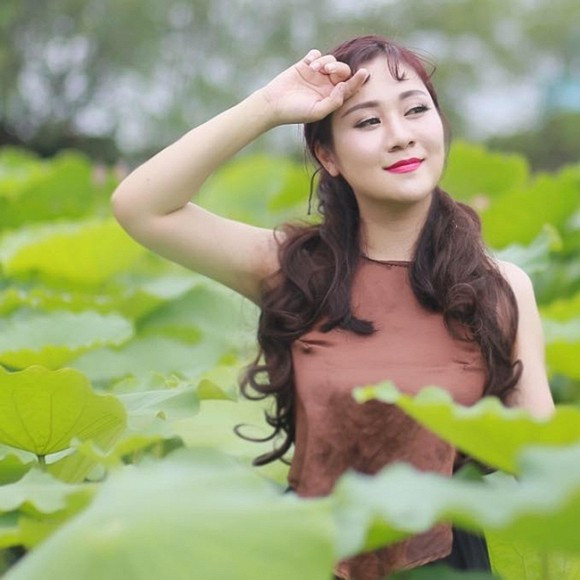 NSND Tự Long bên bà xã trẻ đẹp - Hình 6 NSND Tu Long ben ba xa tre dep-Hinh-6