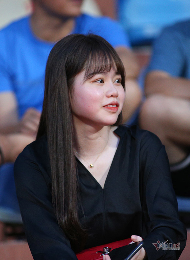 Vợ Công Phượng ghi điểm, bạn gái Quang Hải nên học tập - Hình 5 Vo Cong Phuong ghi diem, ban gai Quang Hai nen hoc tap-Hinh-5
