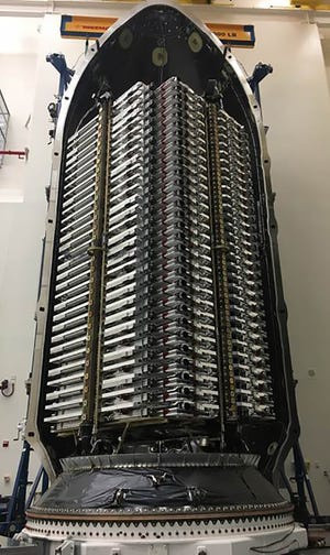 Dự án của Elon Musk có thể khiến ngành viễn thông sụp đổ - Hình 3 Du an cua Elon Musk co the khien nganh vien thong sup do-Hinh-3